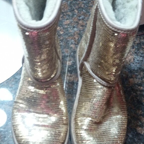 Brand new Gold sequins Ugh boots - Picture 2 of 6